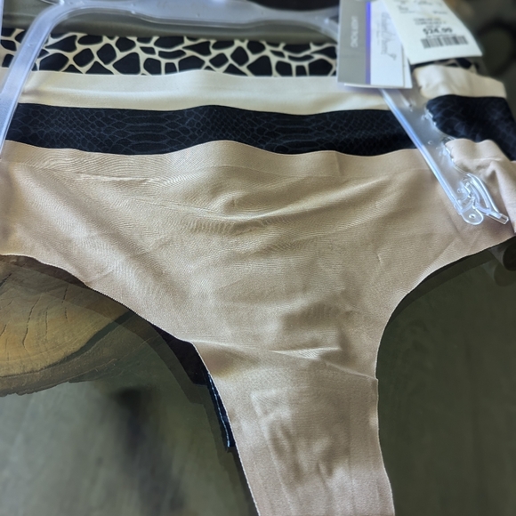 NWT Ladies 6 pack Laser Thongs - Picture 6 of 7